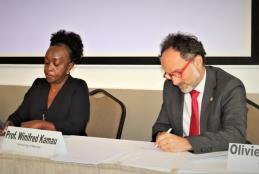 signing the MOU between faculty of law and ICRC